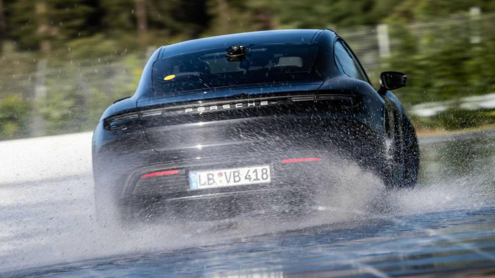 Στην Porsche Taycan το ρεκόρ Γκίνες στο drift (+vid)